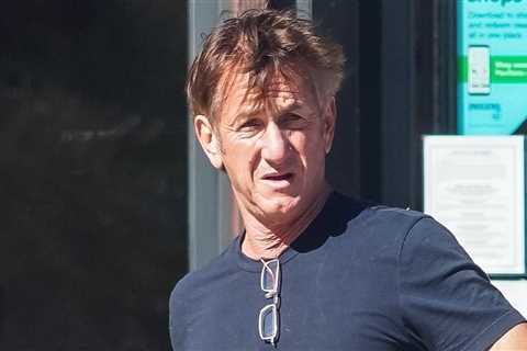Sean Penn Spends His Afternoon Running Errands in Malibu