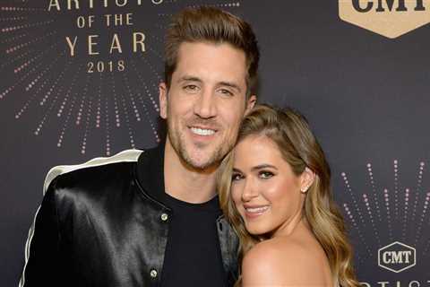 “Bachelorettes JoJo Fletcher & Jordan Rodgers are married!