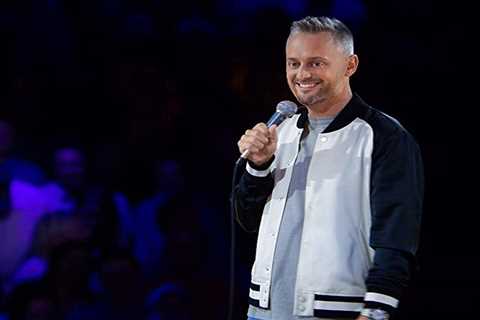 Stream It Or Skip It: ‘Nate Bargatze: Hello World’ On Prime Video, This Comedian Remains Cool, Calm,..